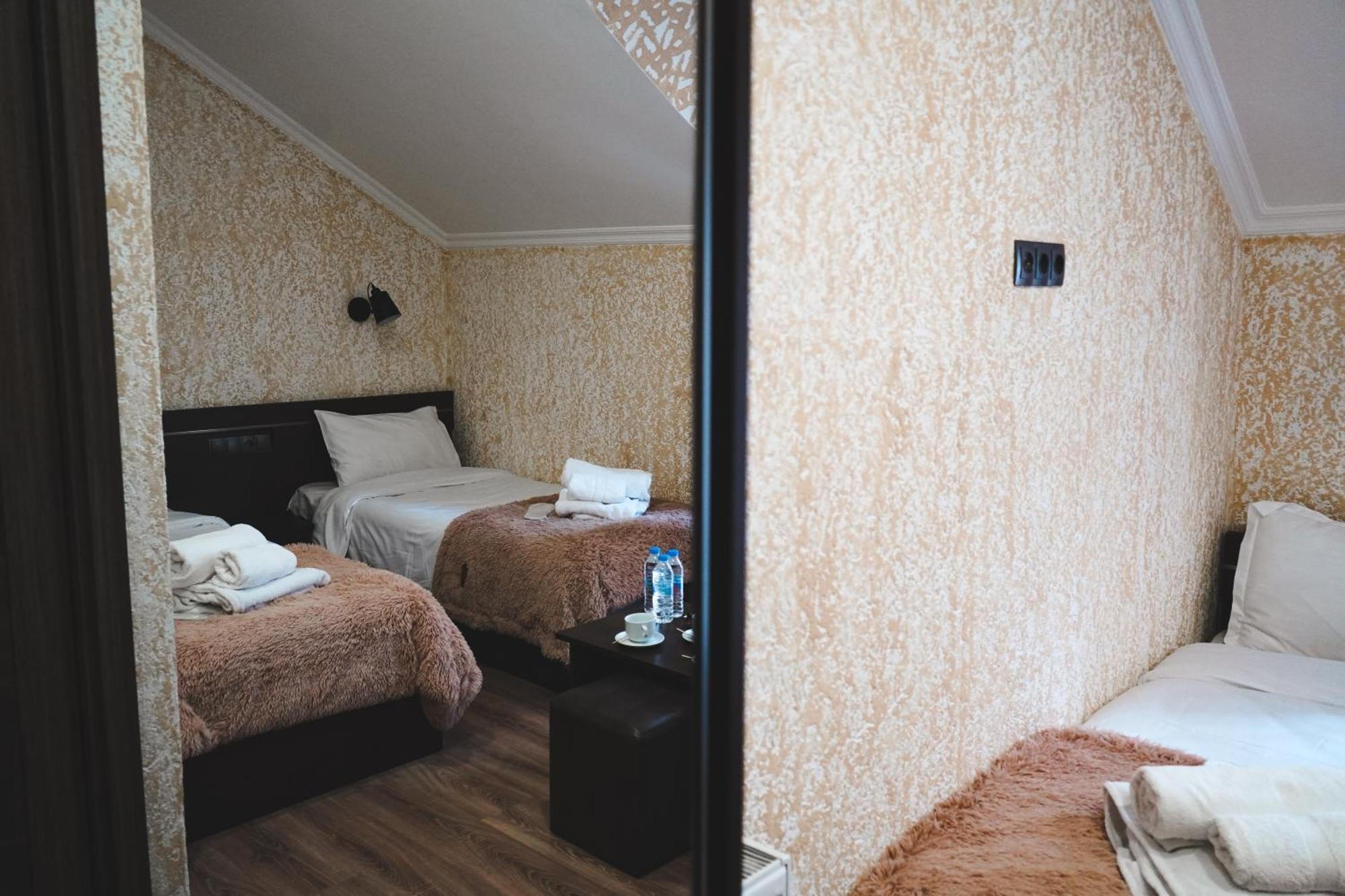 Hotel Toliketi Степанцмінда Екстер'єр фото